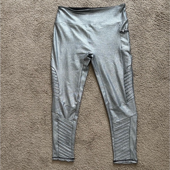Gottex Pants - Gottex Gray Metallic Athletic Work Out Gym Leggings with Phone pockets